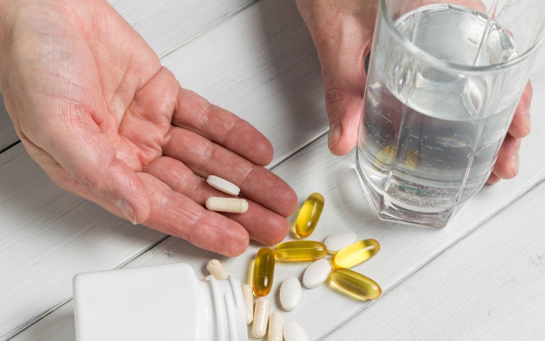 Can supplements such as glucosamine sulphate cure or prevent knee pain?