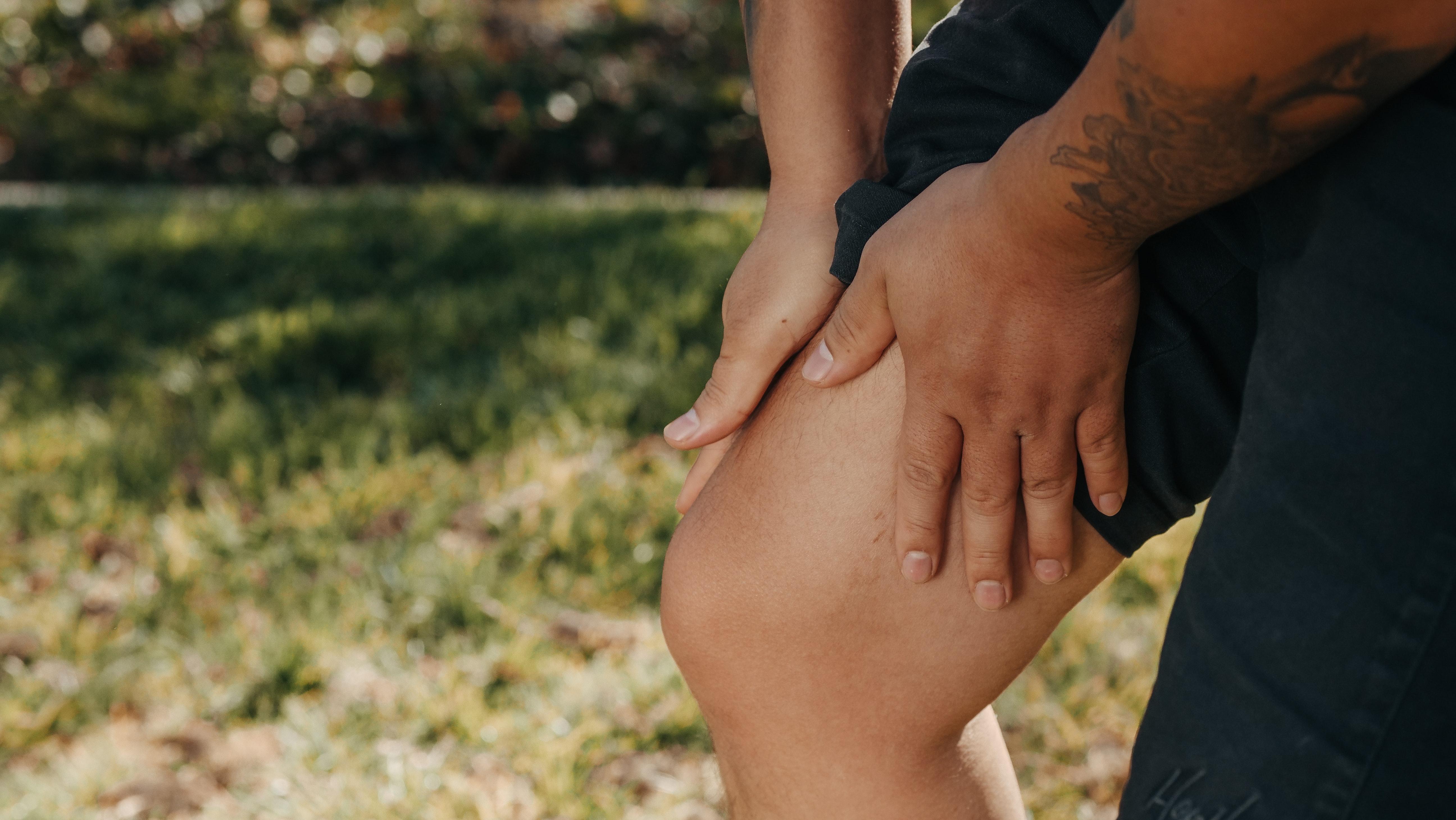 如髋部或膝盖疼痛，是否考虑接受关节置换术？