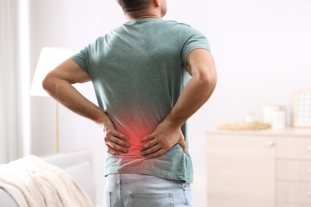 老年人的背痛和腿部症状——何时应引起重视？