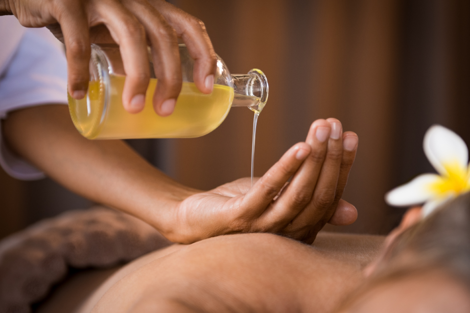 What is Ayurvedic Massage and How Can it Benefit You